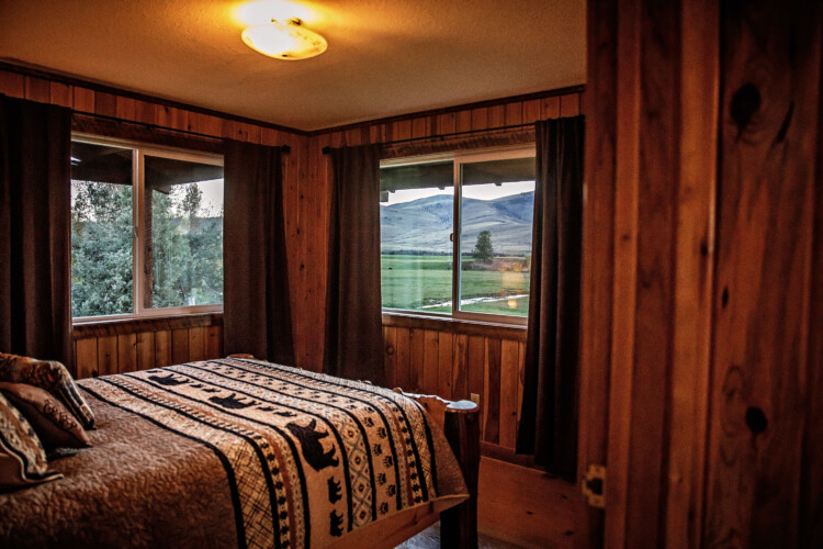 cabin rentals near missoula mt