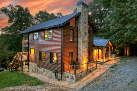 mineral bluff cabin with hot tub and mountain views